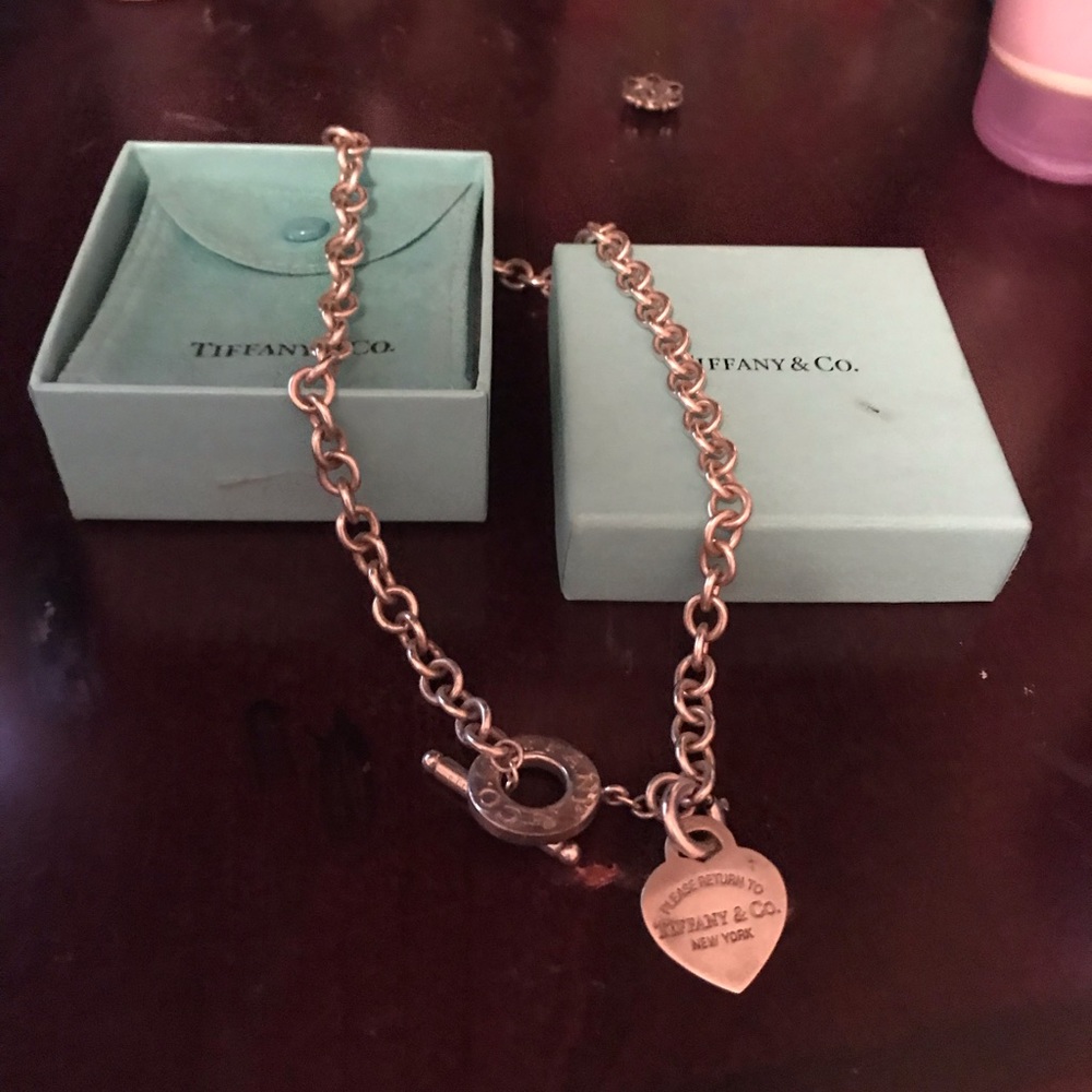 Tiffany and Co Chain necklace with heart. Silver.